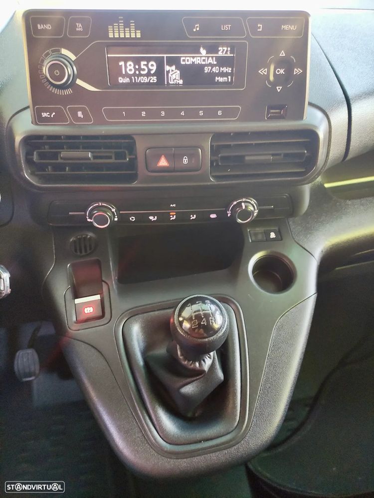 Peugeot Partner Pro Standard - 11