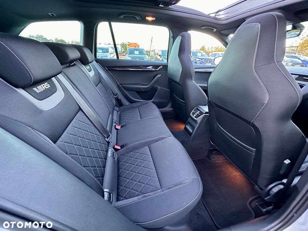 Skoda Octavia Combi 2.0 TDI DSG RS - 15