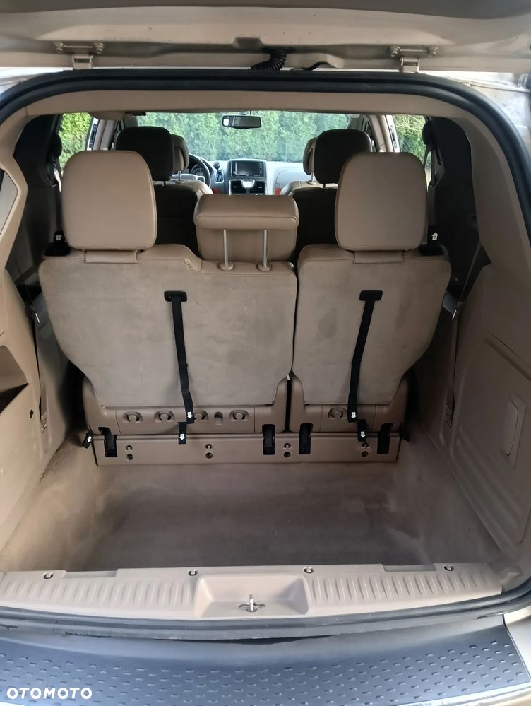 Chrysler Town & Country 3.6 Limited - 22