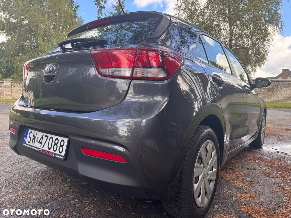 Kia Rio 1.4 M - 10