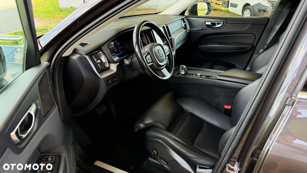 Volvo XC 60 B4 D Geartronic Momentum Pro - 16