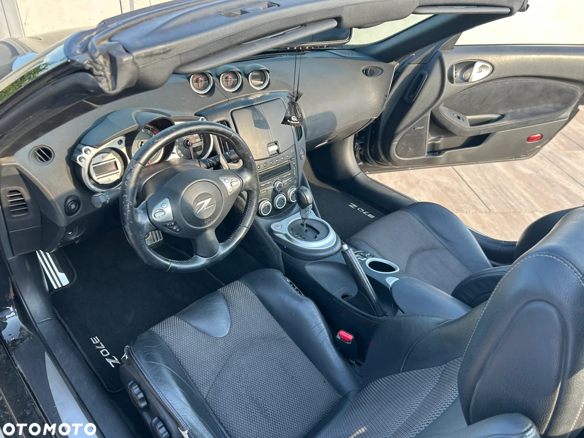 Nissan 370 Z Standard - 10