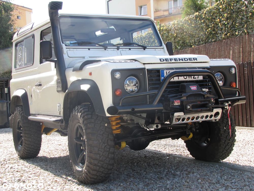 Land Rover Defender - 16