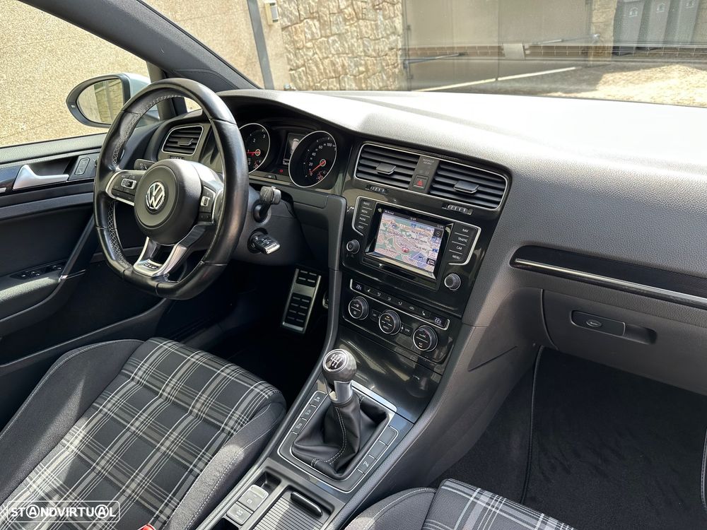 VW Golf 2.0 TDI GTD - 22