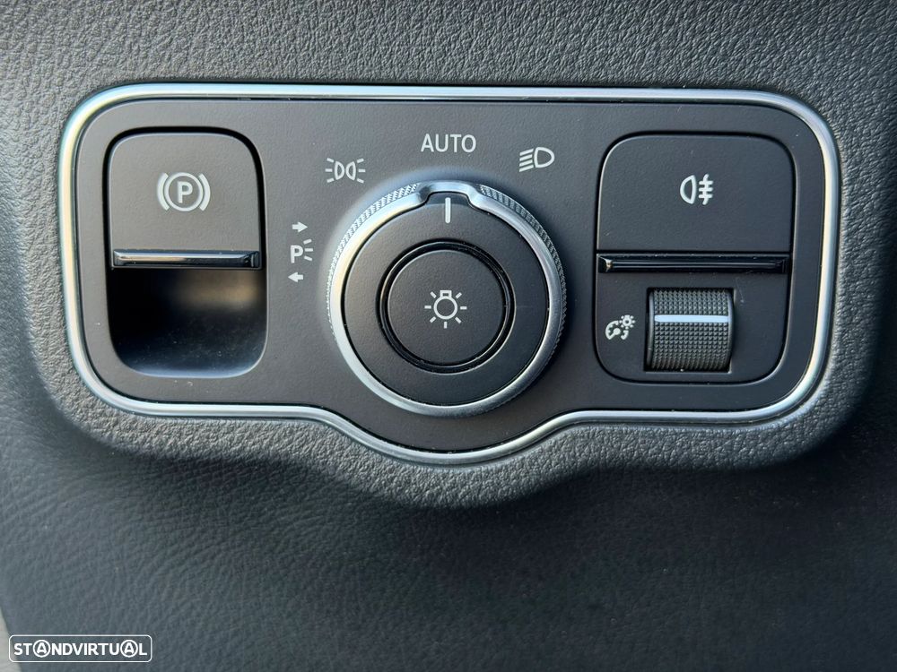 Mercedes-Benz EQA 300 4Matic - 33