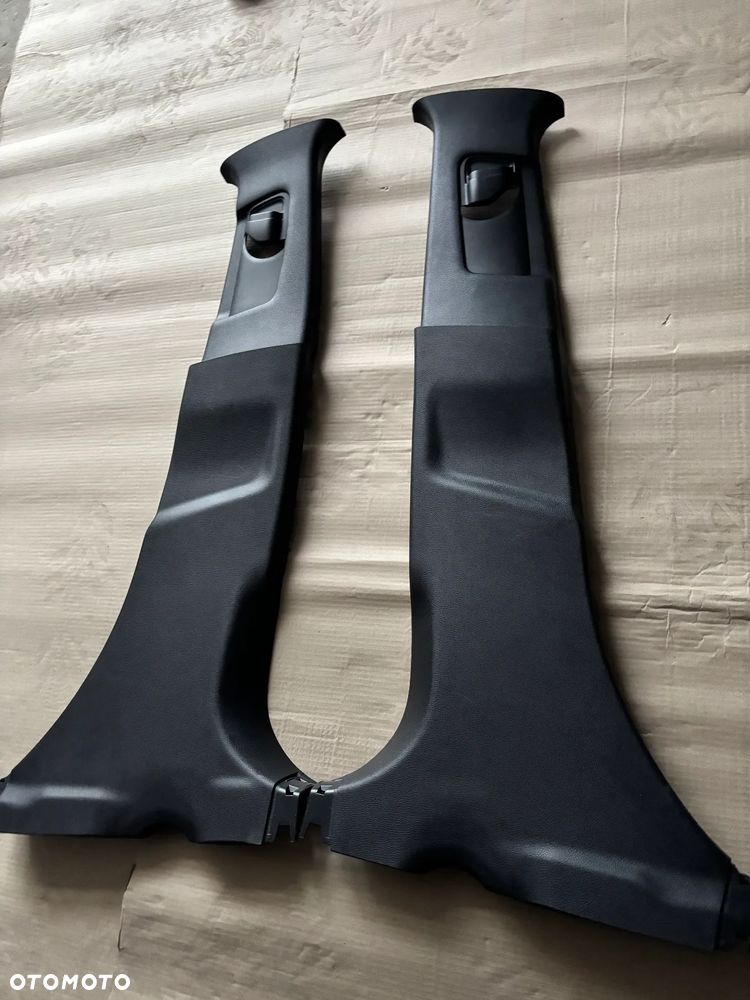 Wnętrze daszki osłony słupków plastiki wyposażenie wnętrza Toyota Corolla e21 lift - 1
