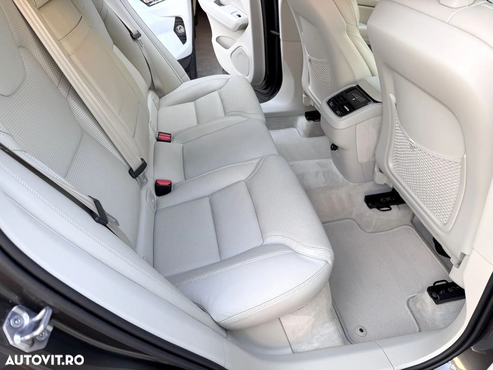 Volvo XC 60 D4 AWD Geartronic Inscription - 27