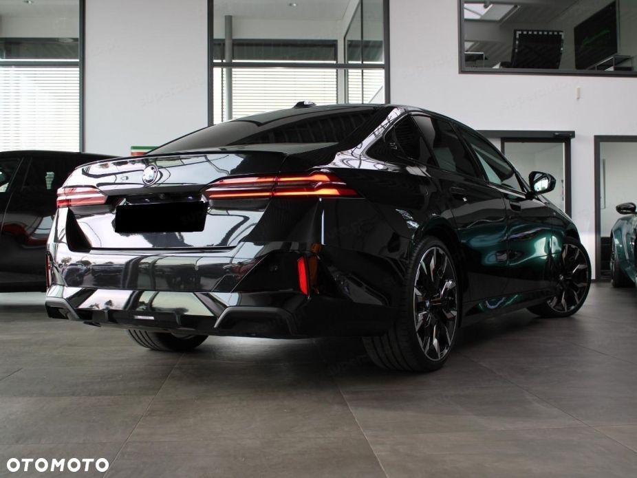 BMW Seria 5 520d xDrive mHEV M Sport - 6