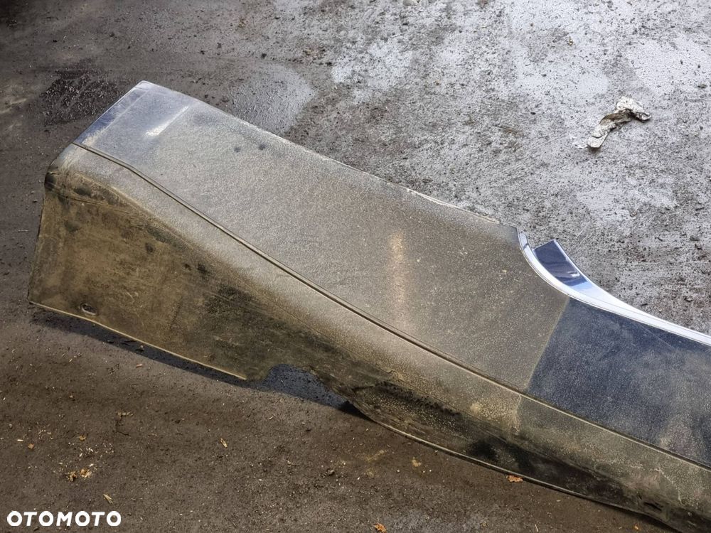 LISTWA BOCZNA PRAWA MASERATI GRANTURISMO S - 2