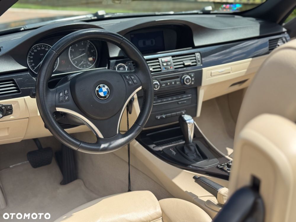 BMW Seria 3 320i Cabrio - 13
