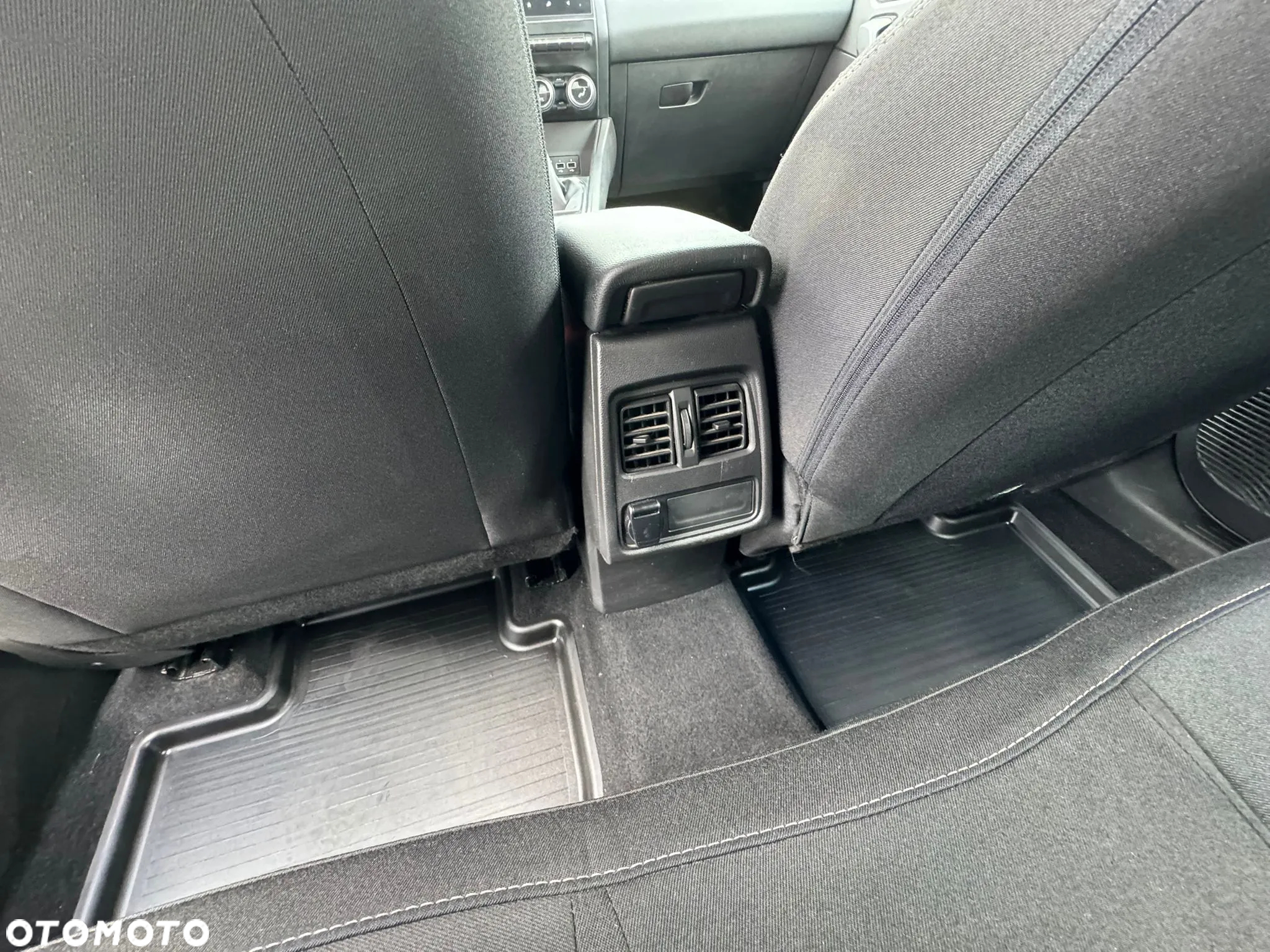 Renault Captur - 32