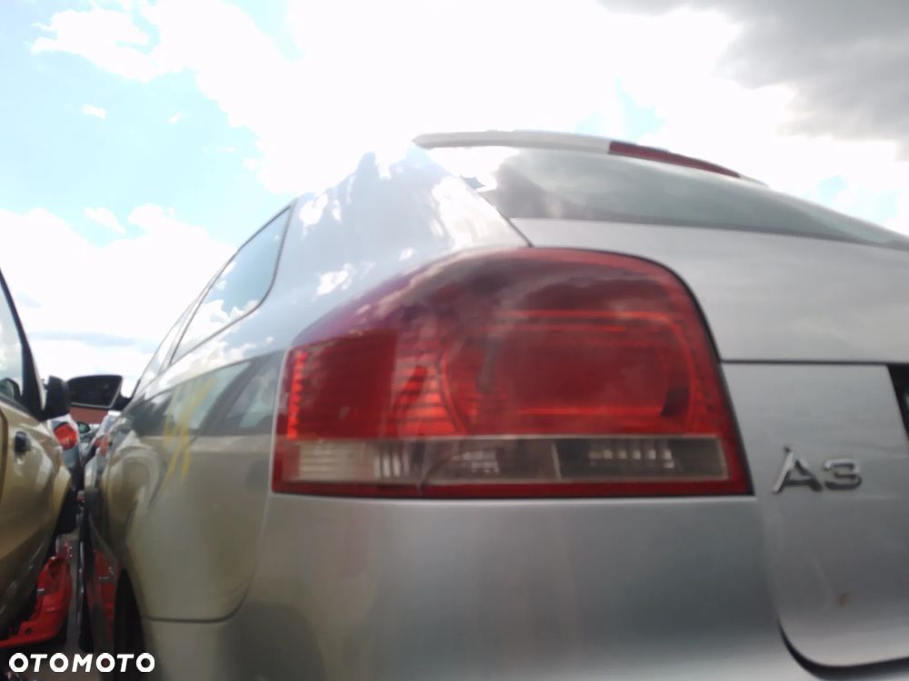 AUDI A3 8P 03-08 2.0 TDI BKD LY7W  PODŁOKIETNIK - 17