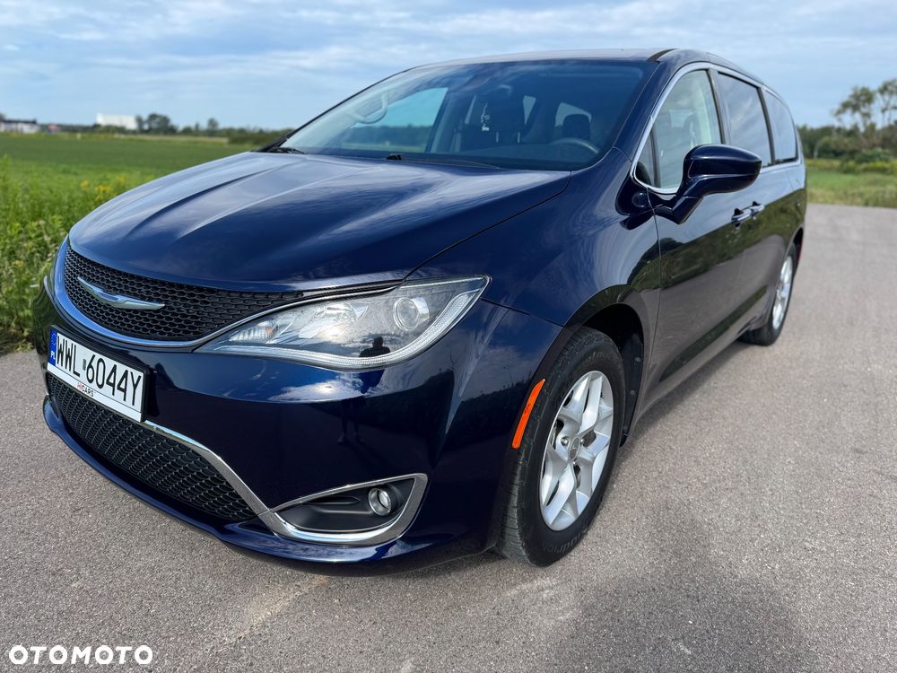 Chrysler Pacifica - 9