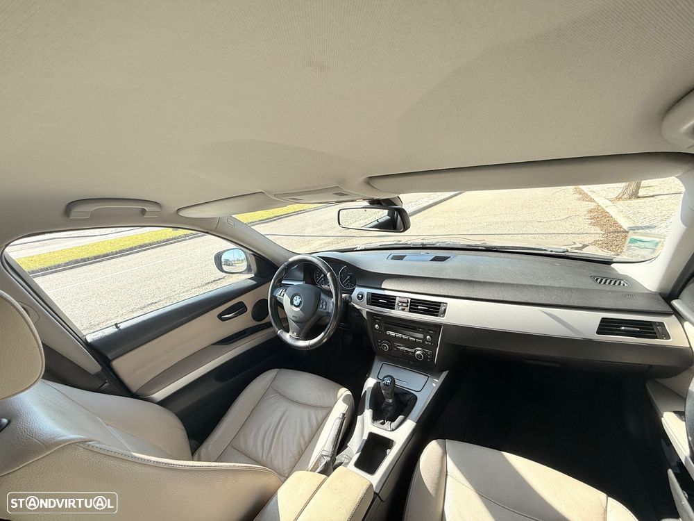 BMW 320 d Line Sport - 17