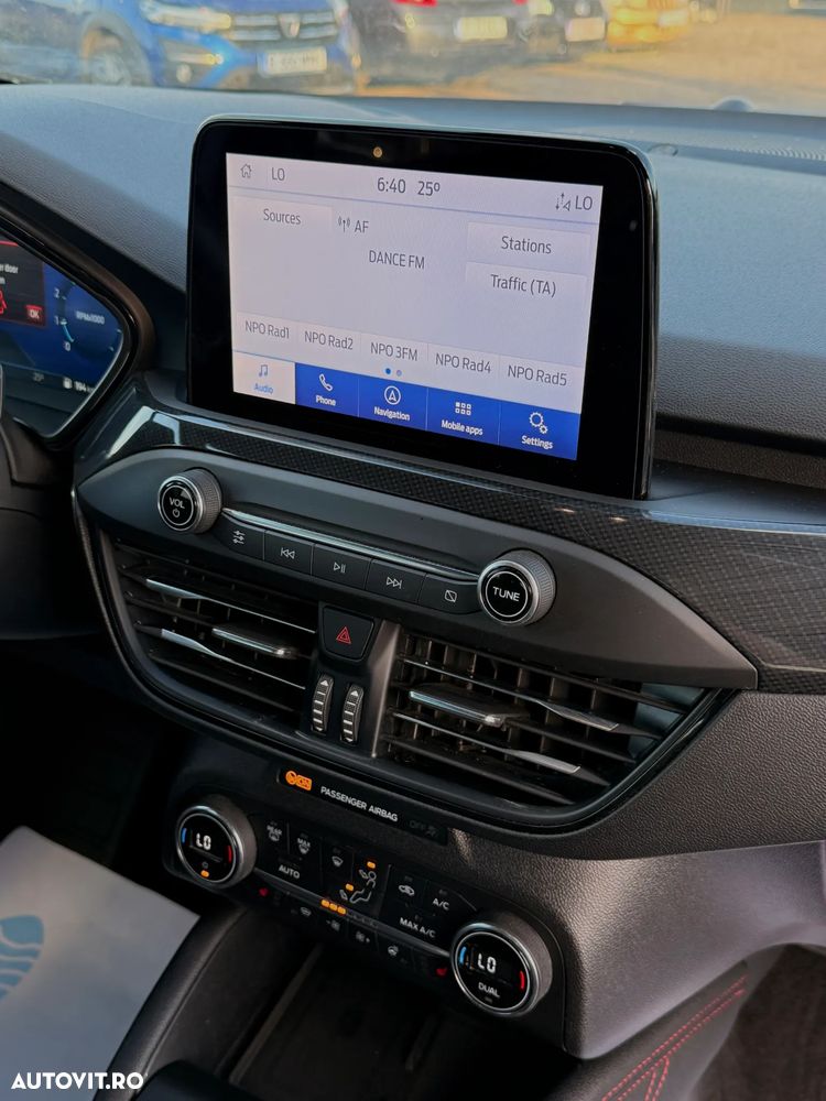 Ford Focus 1.0 EcoBoost MHEV ST-Line - 13