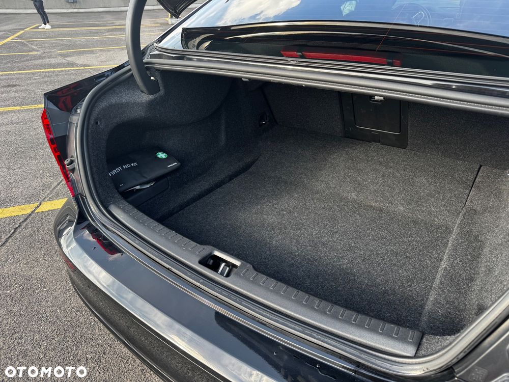 Volvo S60 T5 R-Design - 12