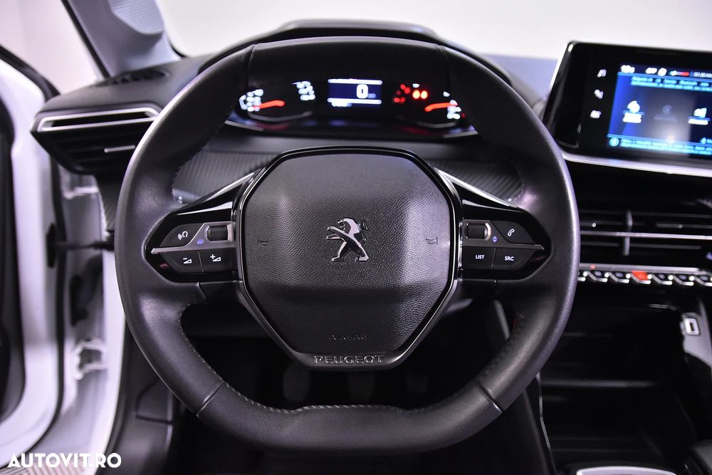 Peugeot 208 1.2L PureTech 100 S&S BVM6 Allure - 17