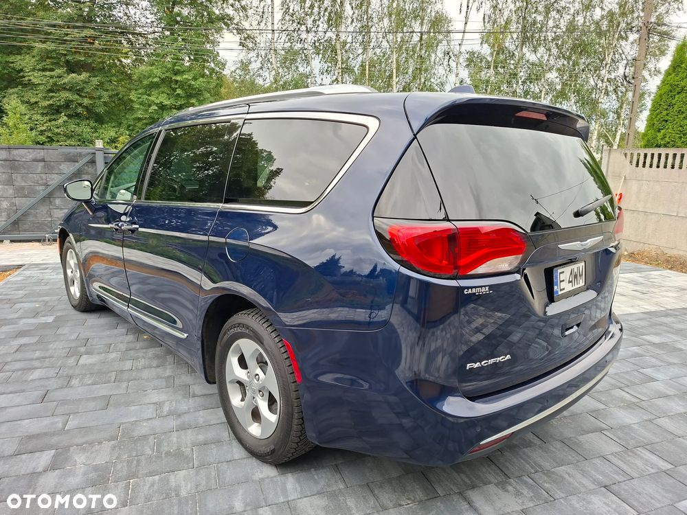 Chrysler Pacifica - 3