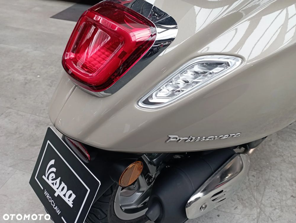 Vespa Primavera - 17