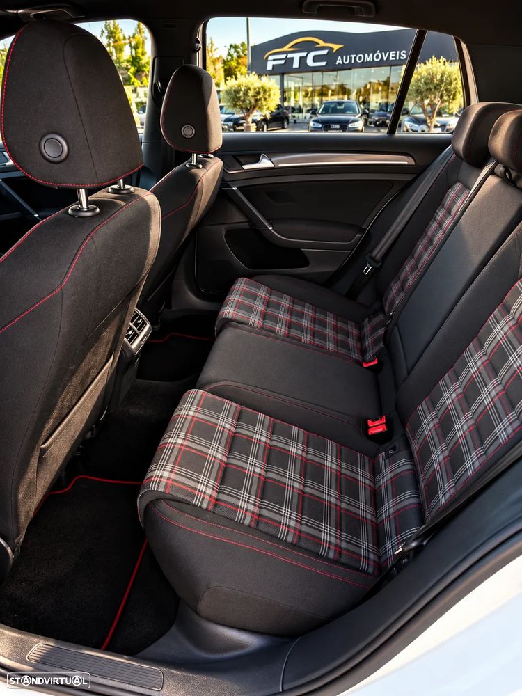 VW Golf - 14