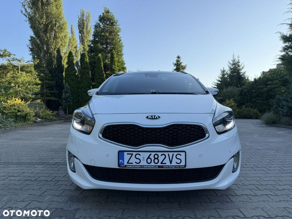 Kia Carens - 2