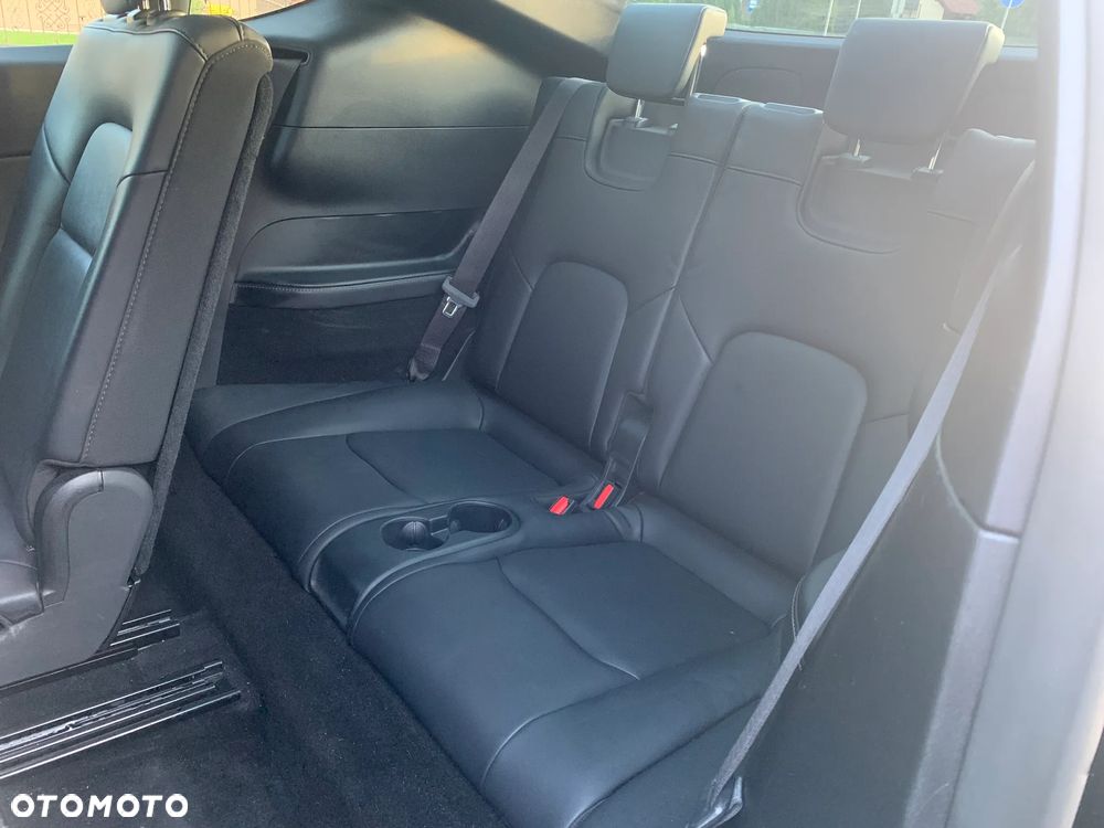 Tesla Model Y Long Range Dual Motor AWD - 24