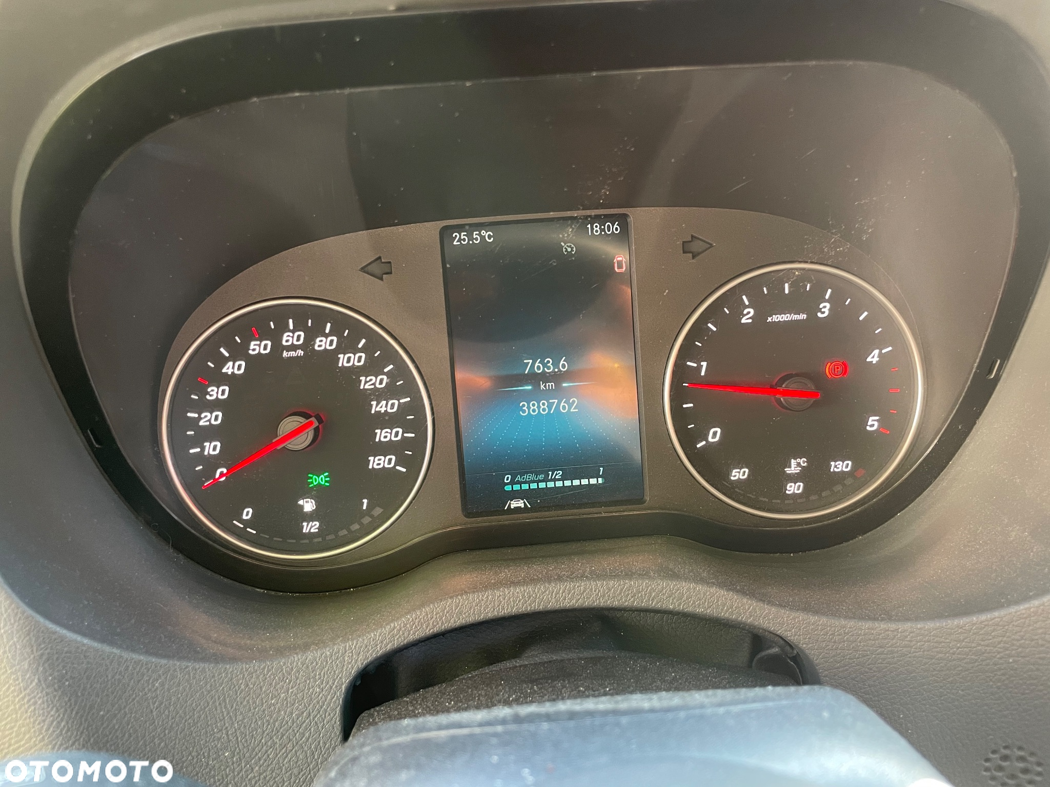 Mercedes-Benz Sprinter - 16