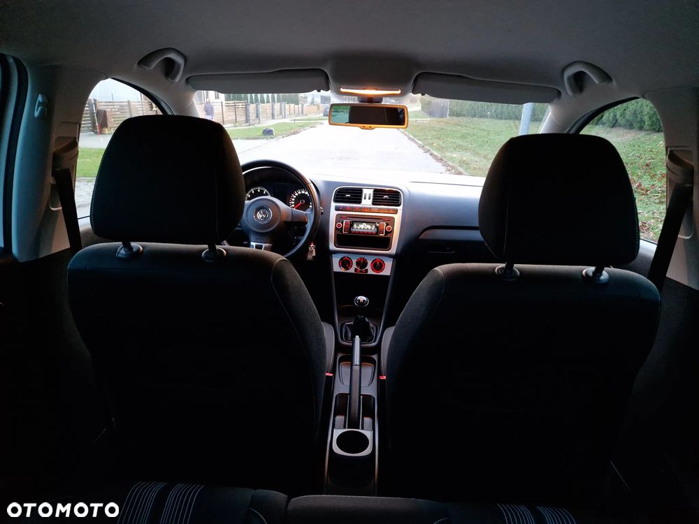 Volkswagen Polo 1.2 TSI MATCH - 14
