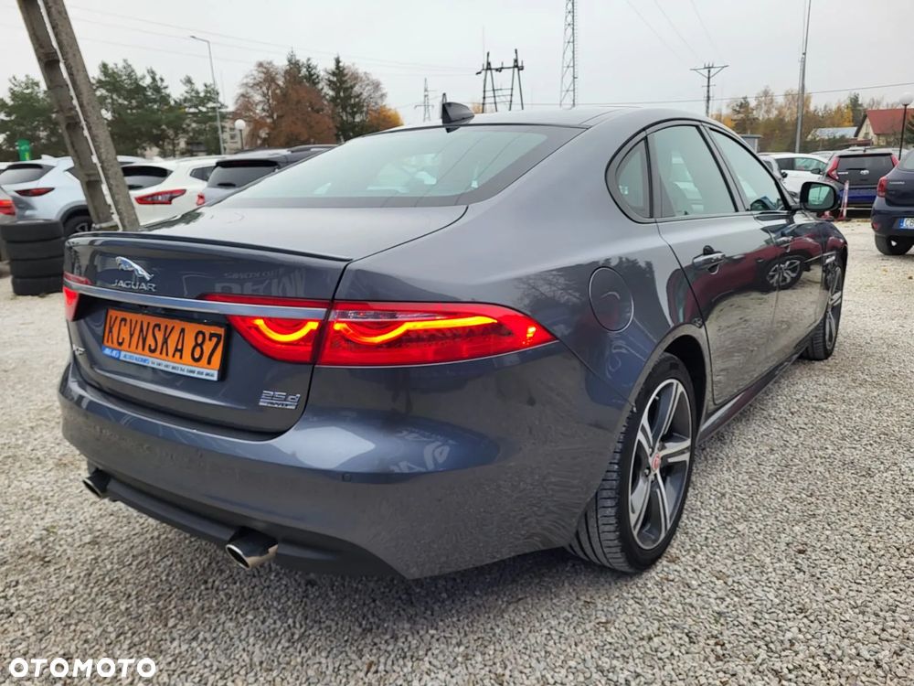 Jaguar XF 2.0 i4D AWD R-Sport - 6