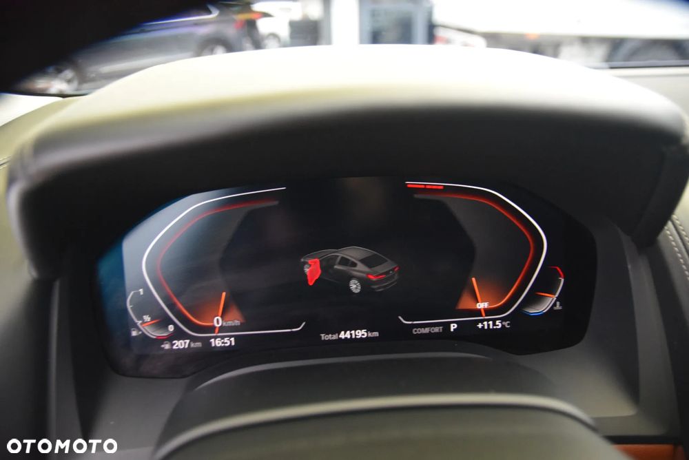 BMW Seria 8 840i xDrive - 24