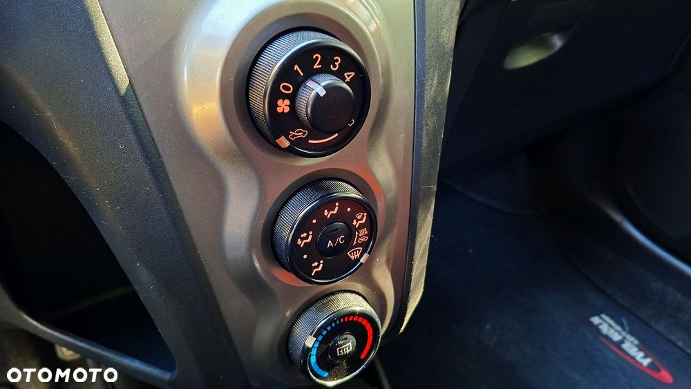Toyota Yaris - 18