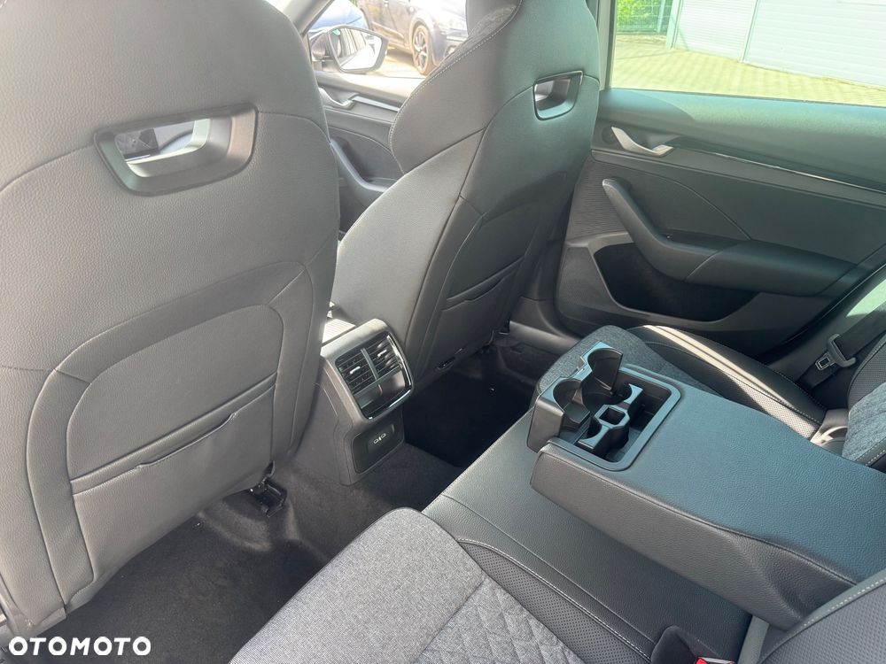 Skoda Octavia 2.0 TDI Sportline DSG - 18