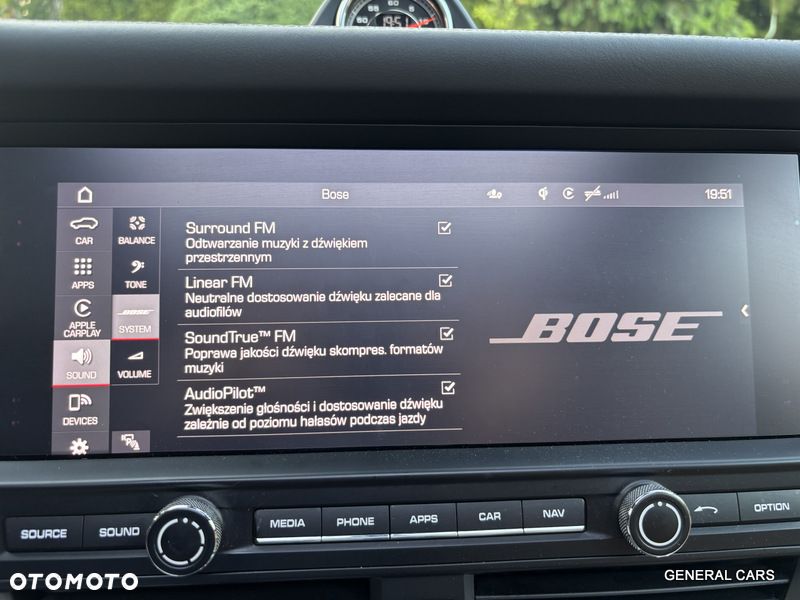 Porsche Macan - 38