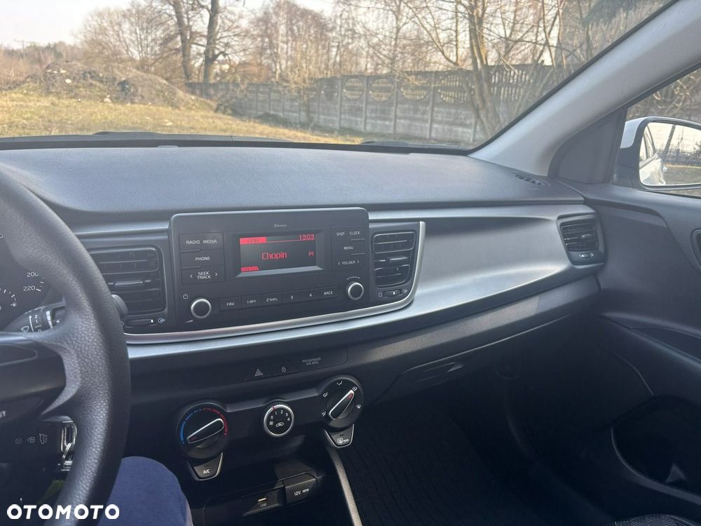 Kia Rio - 24