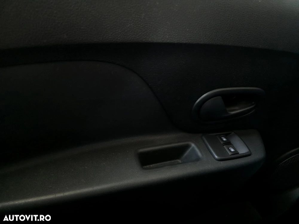 Dacia Logan ECO-G 100 Essential - 8