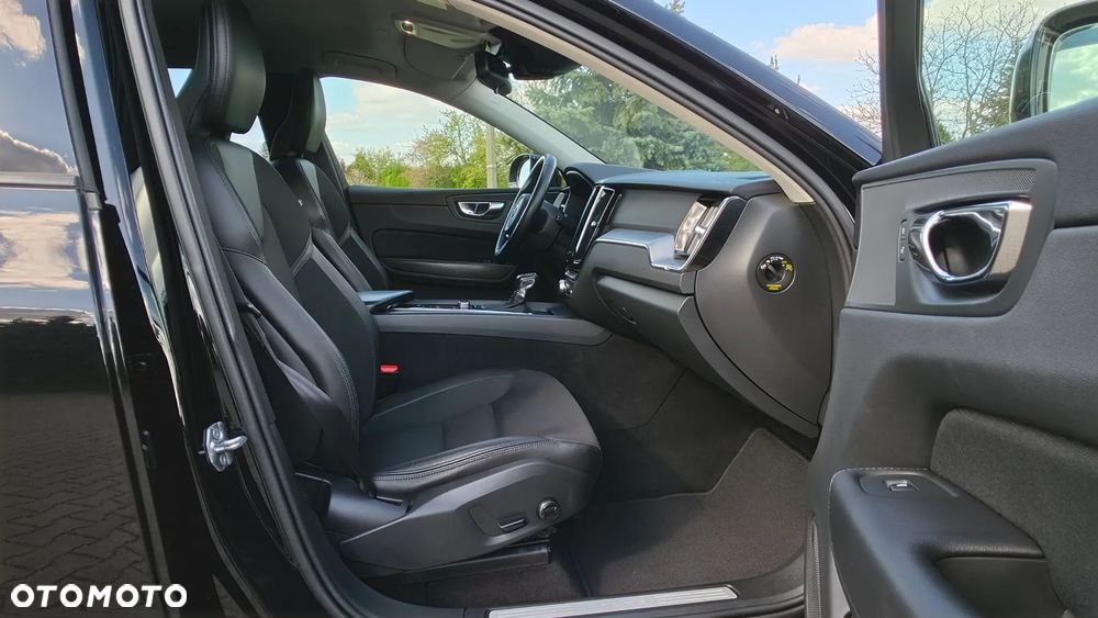 Volvo XC 60 D4 AWD Geartronic Momentum - 36