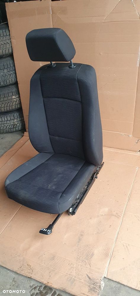 Fotel pasażera prawy przód przedni BMW I E81 - 2