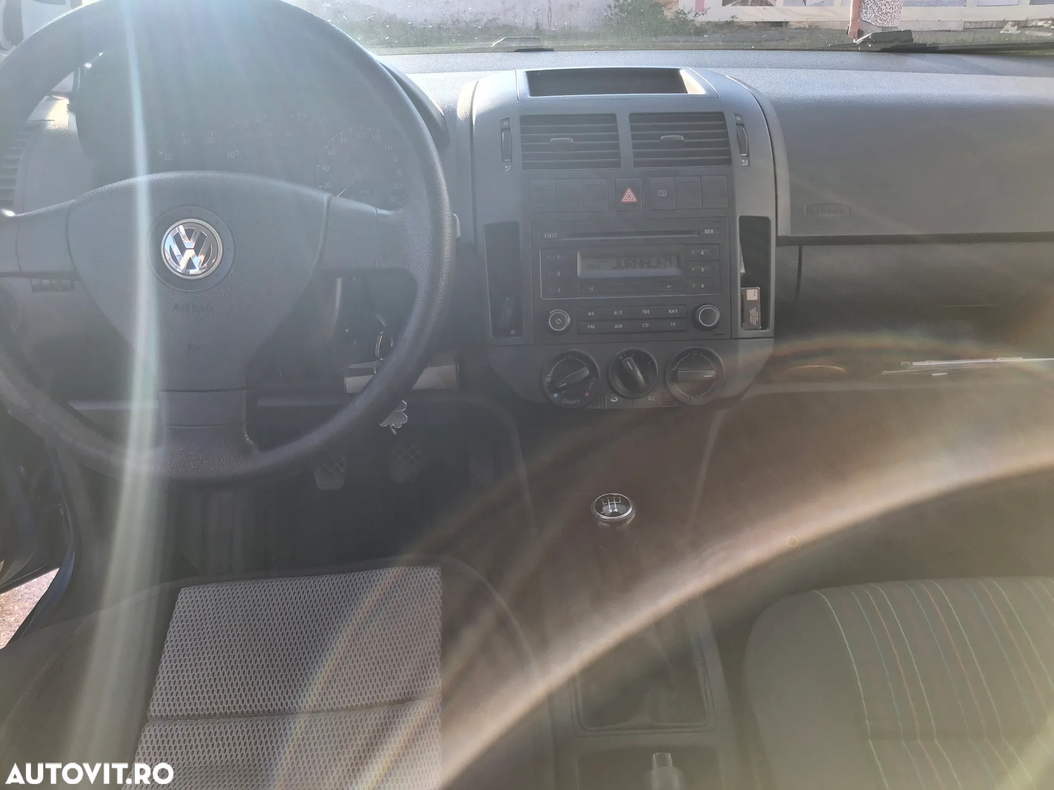 Volkswagen Polo 1.2 Attractive - 7