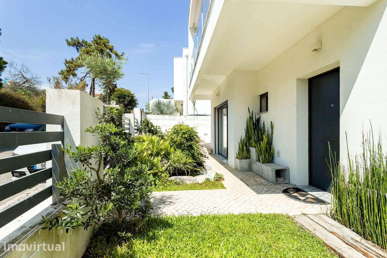 Moradia T4 com piscina jardim e garagem - Grande imagem: 2/41