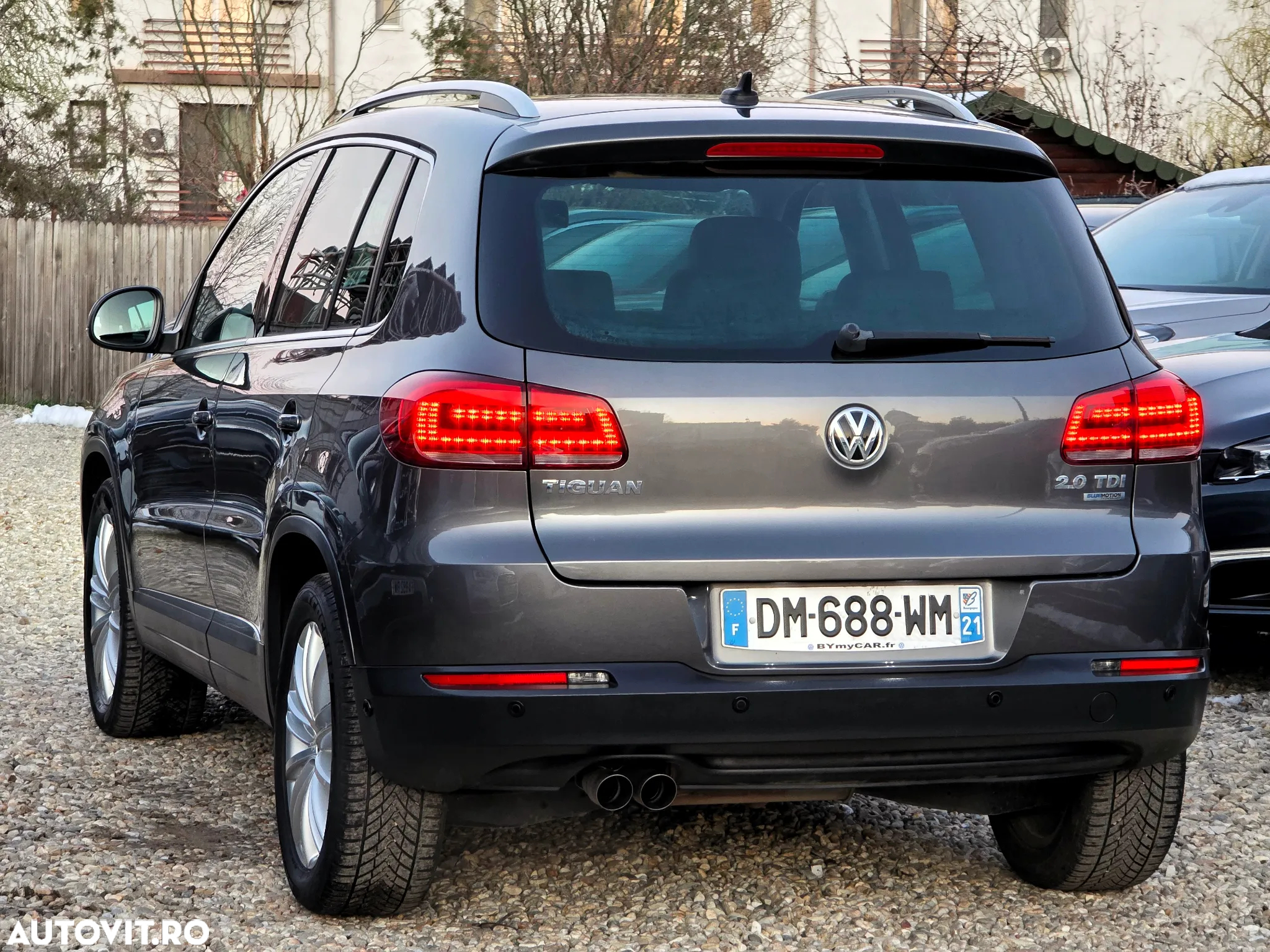 Volkswagen Tiguan 2.0 TDI DPF BlueMotion Technology Exclusive - 10