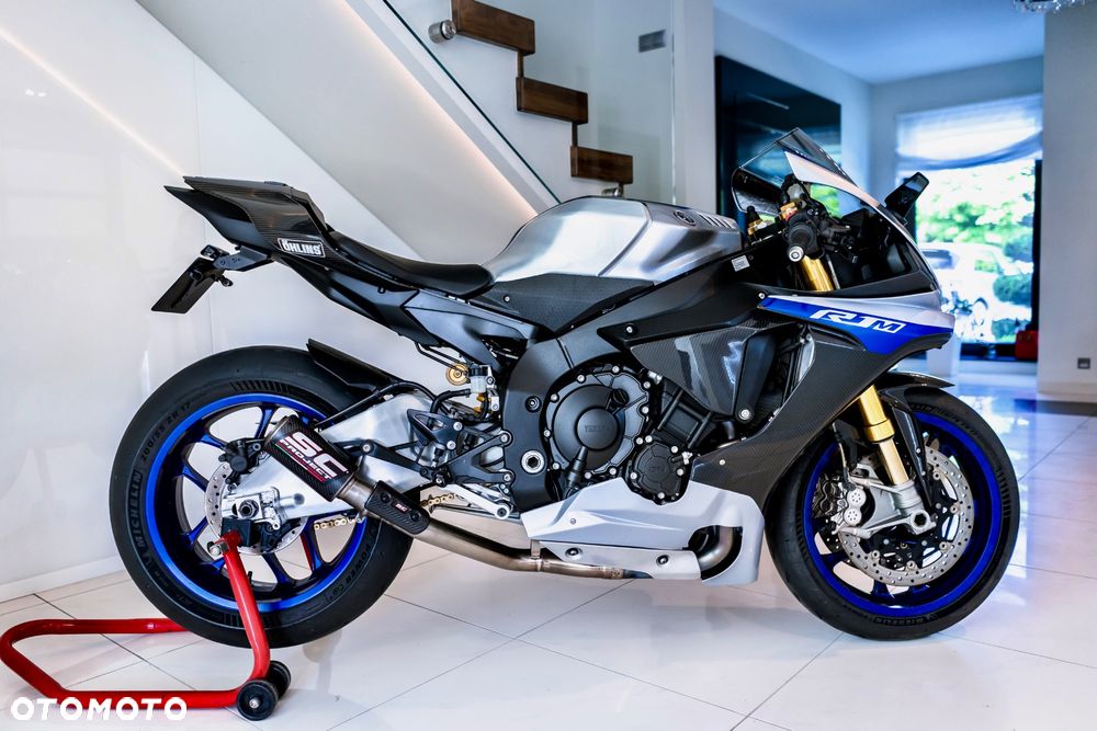 Yamaha R1 - 37