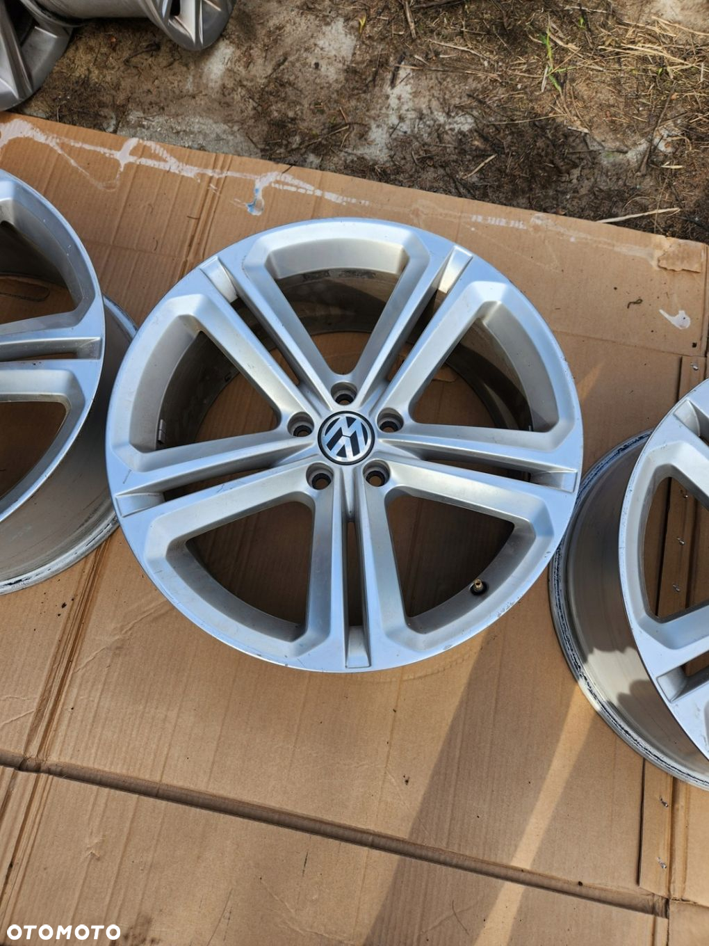 FELGI KOMPLET VW TIGUAN R-LINE 9Jx19H2 ET33 5x112 - 4