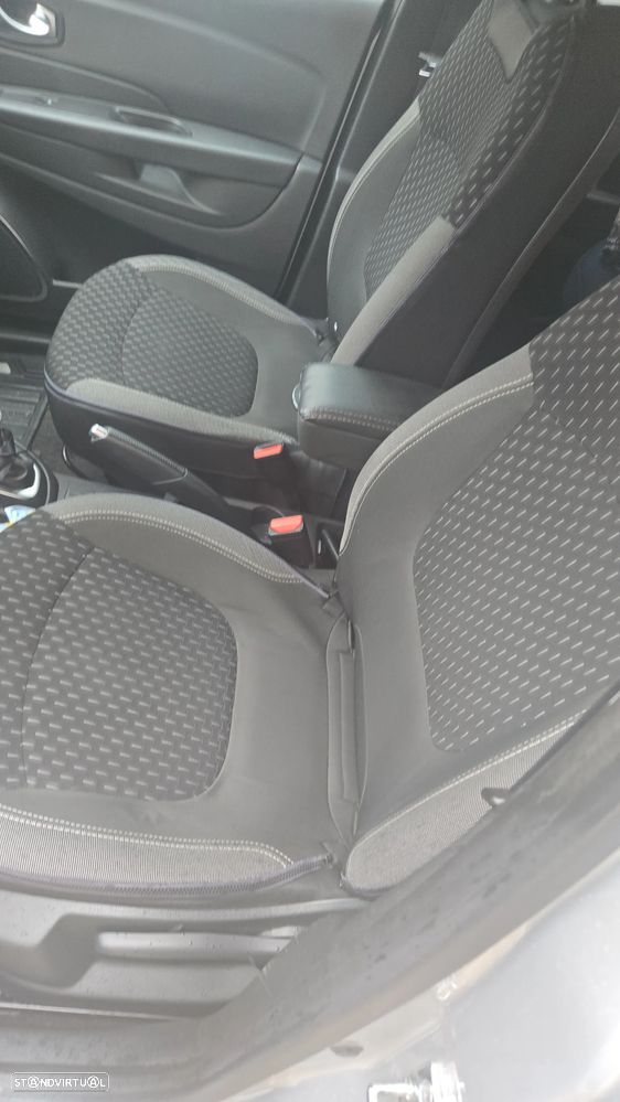 Renault Captur 1.5 dCi Exclusive EDC - 5