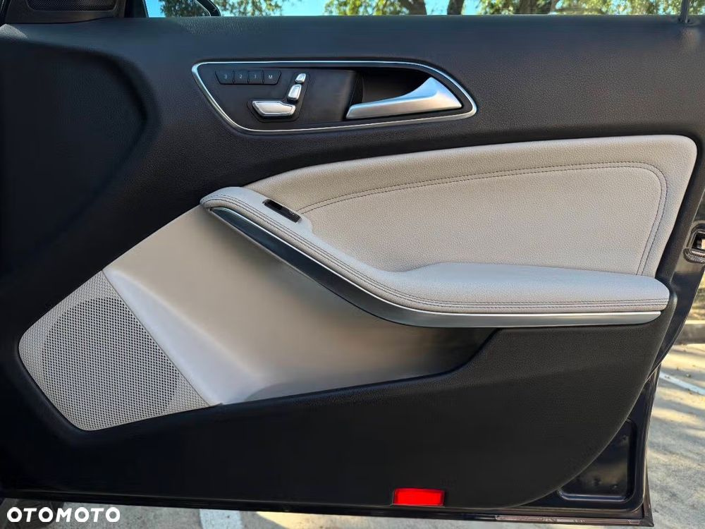 Mercedes-Benz GLA 250 4-Matic - 16