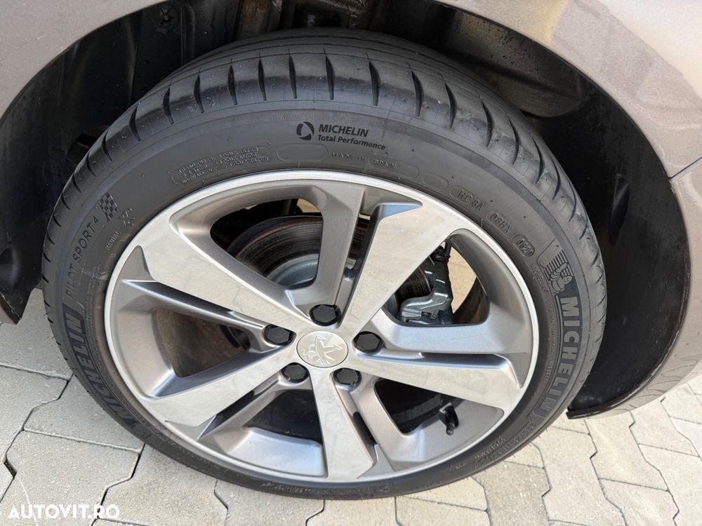 Peugeot 308 BlueHDi FAP 150 EAT6 Stop&Start GT-Line Edition - 19