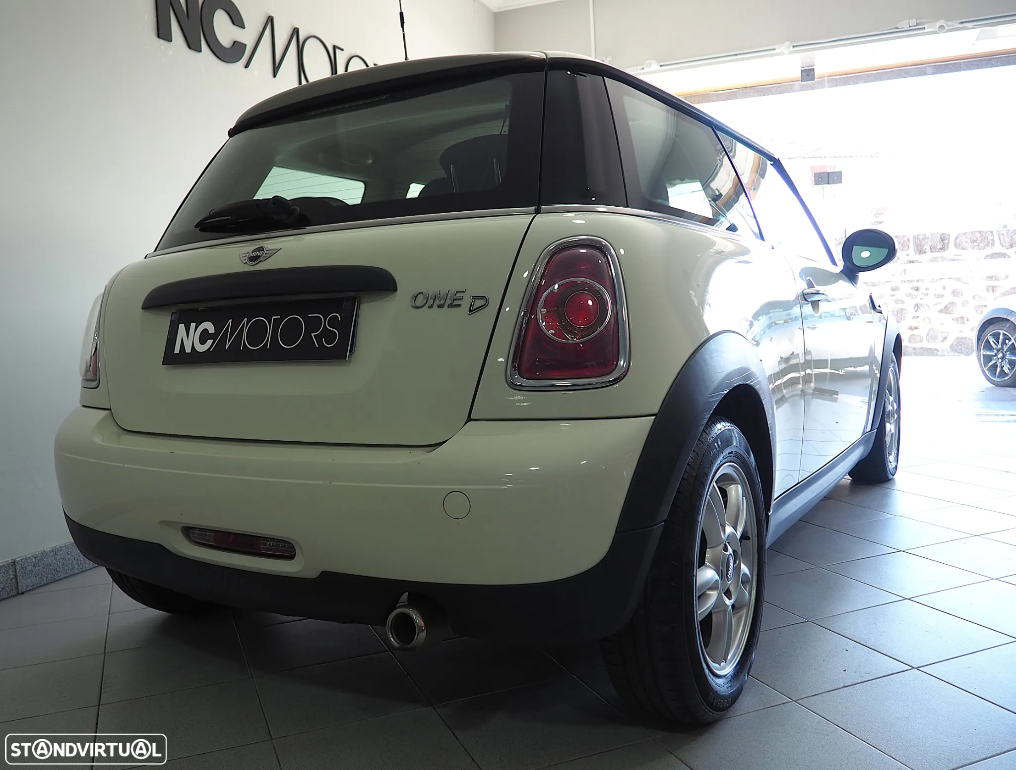 MINI 3 Portas One D - 8