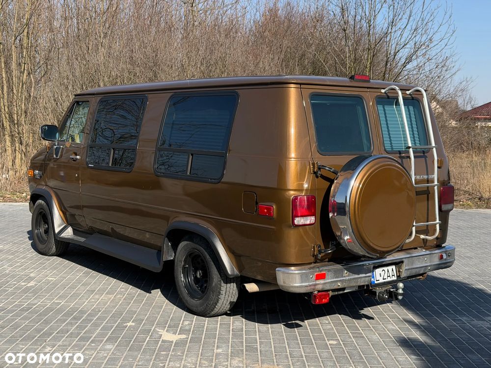 Chevrolet Chevy Van - 6