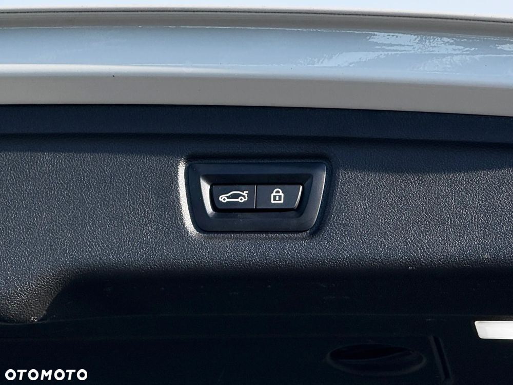 BMW Seria 3 M340i xDrive sport - 13