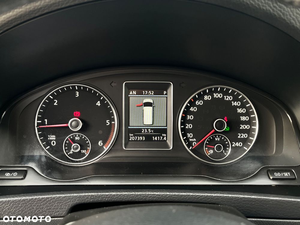 Volkswagen Multivan - 13