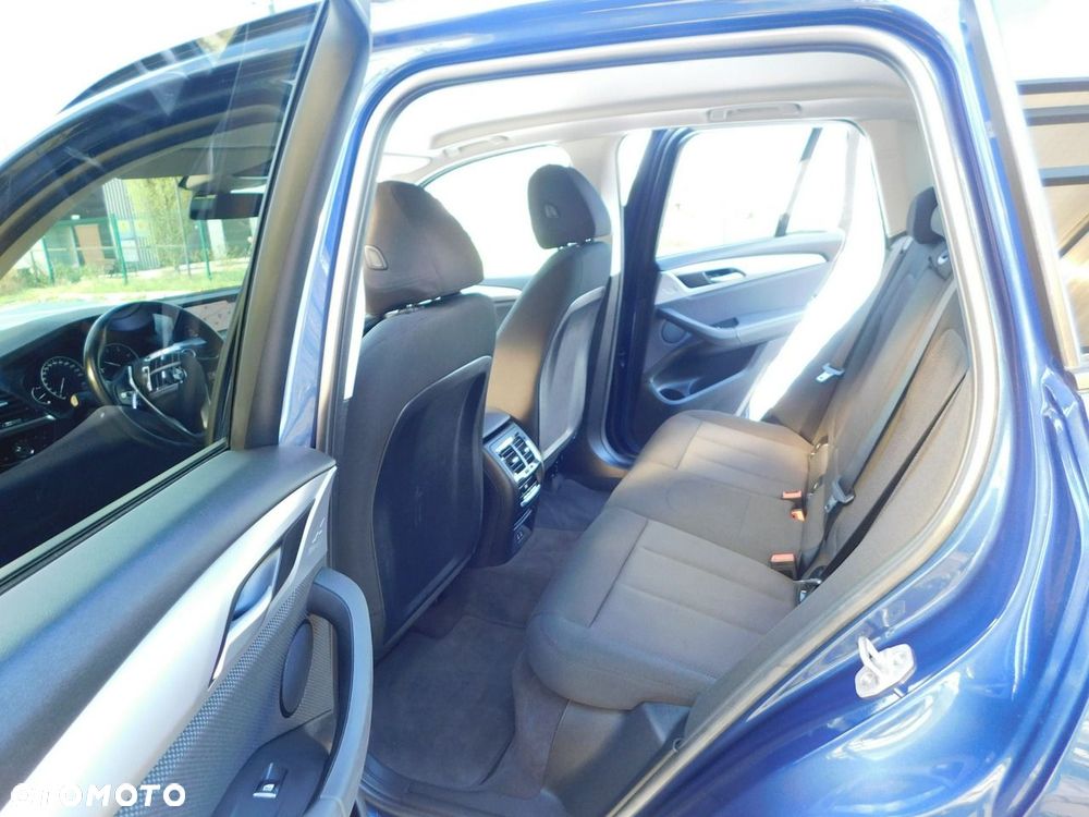 BMW X3 xDrive20d Advantage - 9
